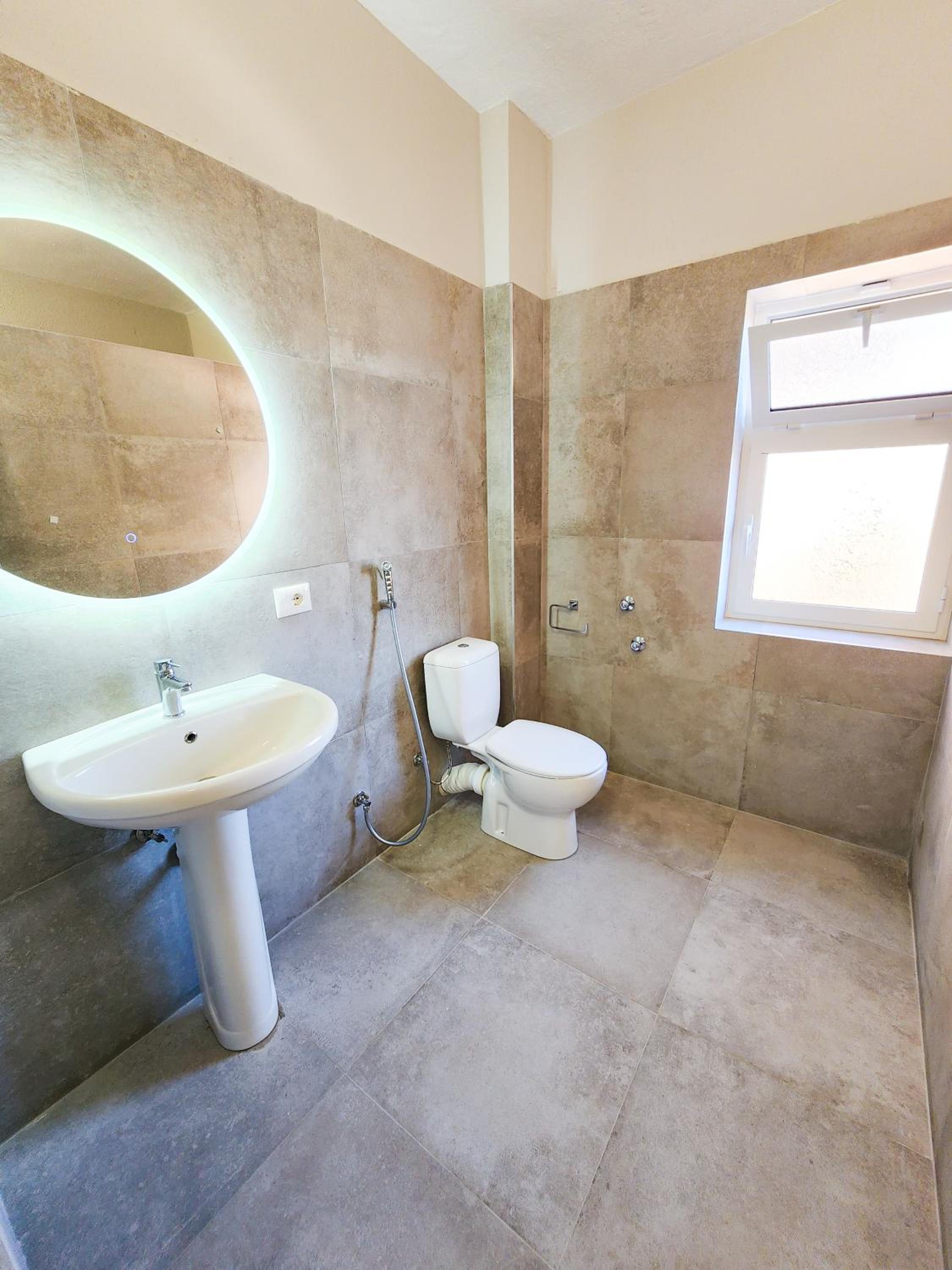 Apartment Sweet 3