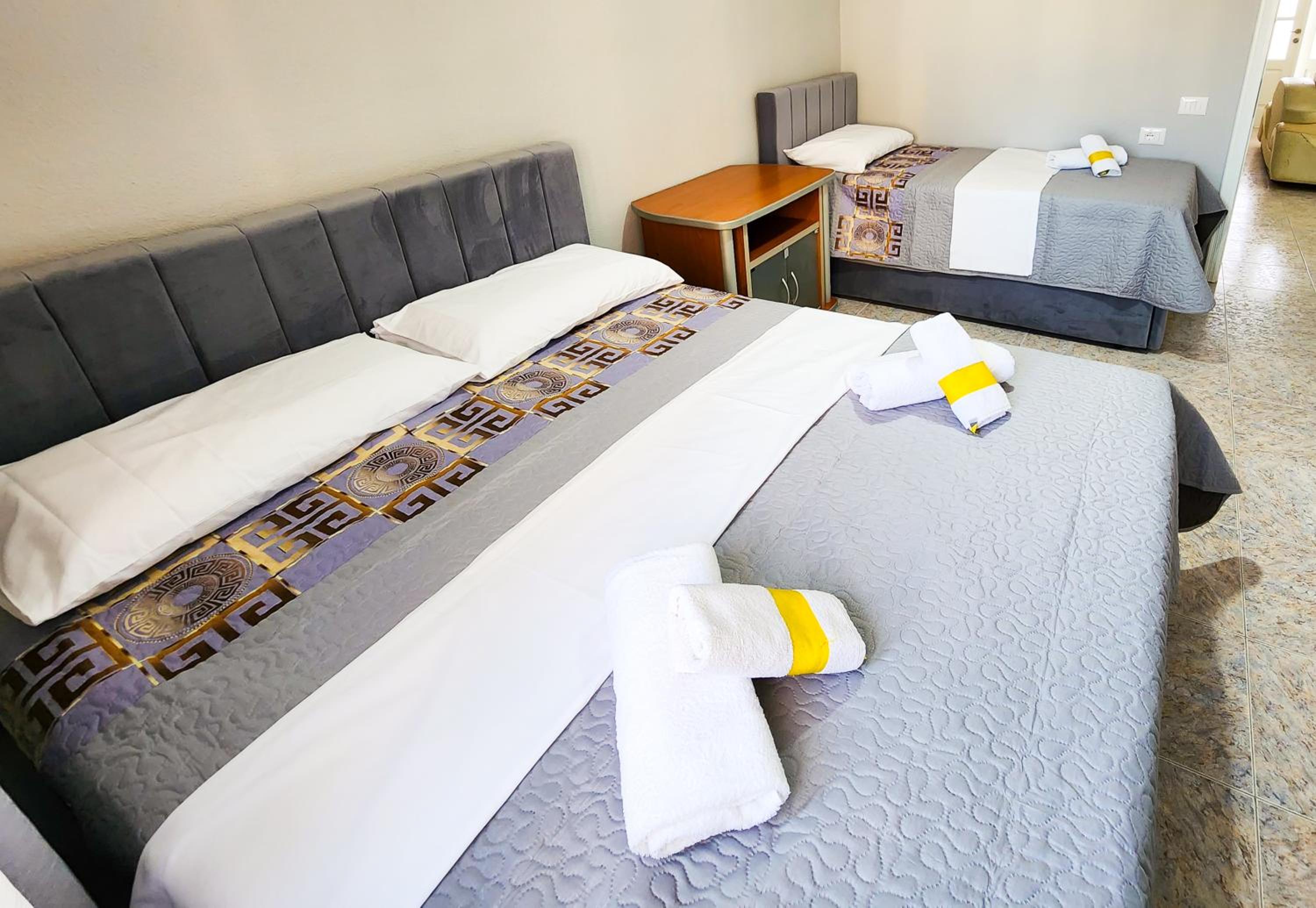 Apartment Sweet 3