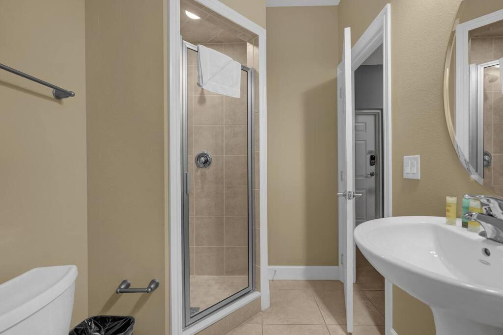 Beautiful 4BR Family Townhome at Disney Resort Area