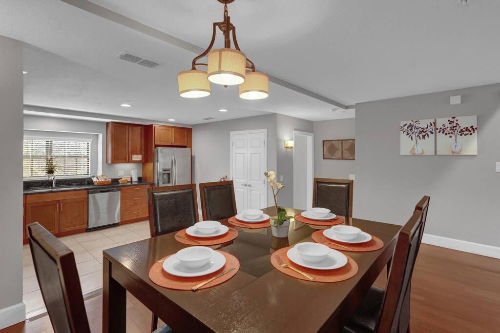 Beautiful 4BR Family Townhome at Disney Resort Area