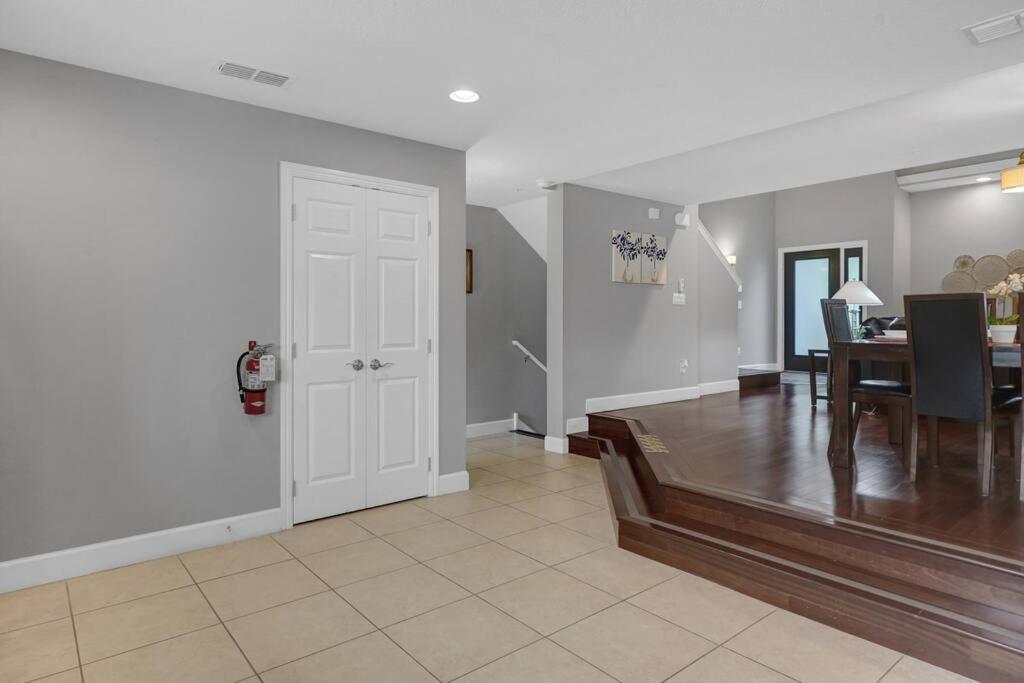 Beautiful 4BR Family Townhome at Disney Resort Area