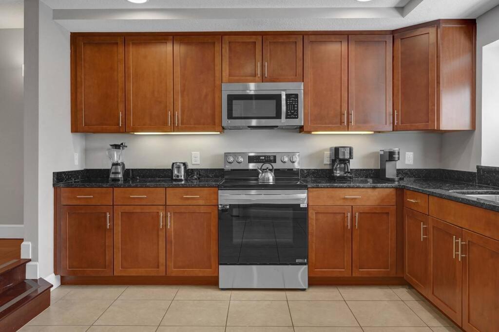Beautiful 4BR Family Townhome at Disney Resort Area