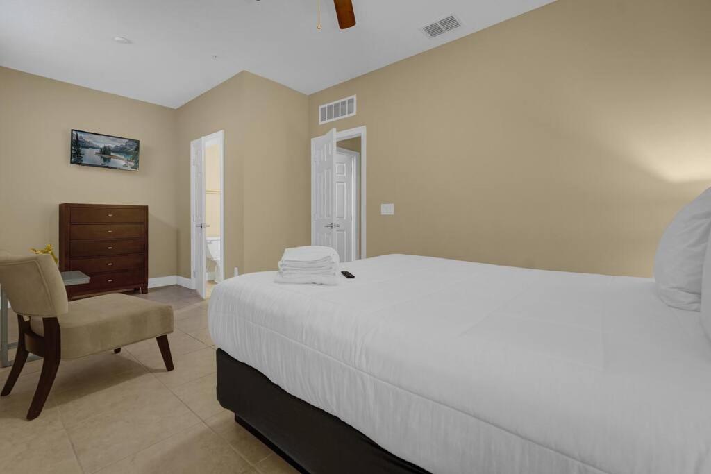 Beautiful 4BR Family Townhome at Disney Resort Area