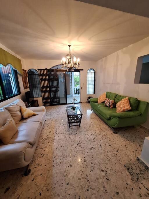Casa Amueblada y Amplia