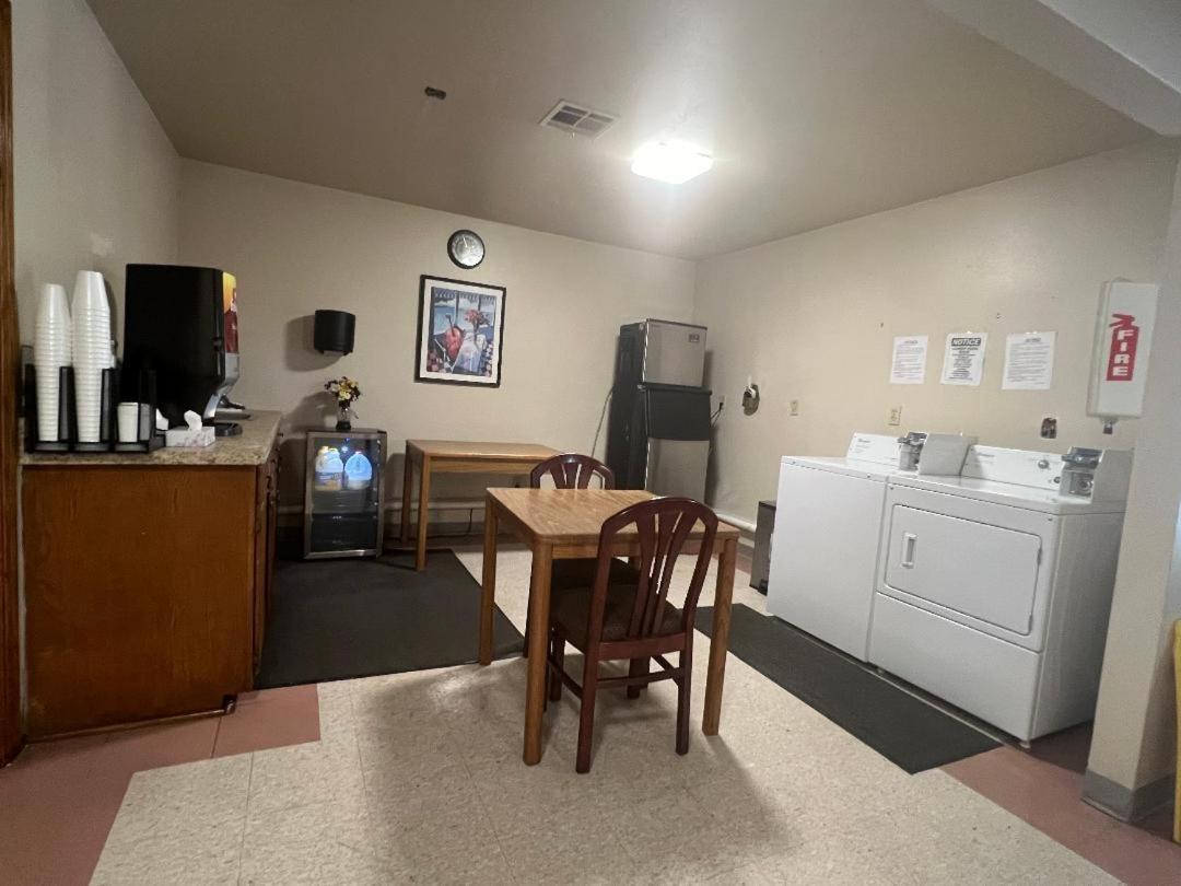 Boomtown Inn