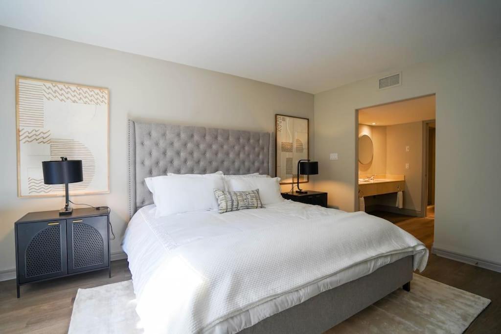Fully Renovated At the Victoria-Carriage Hills