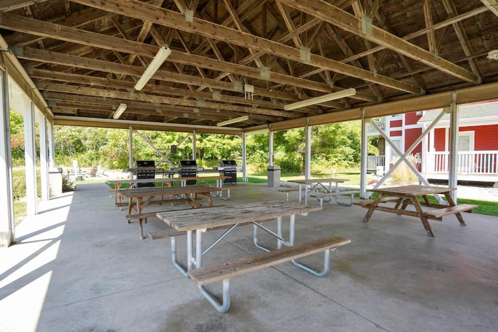 Fully Renovated At the Victoria-Carriage Hills