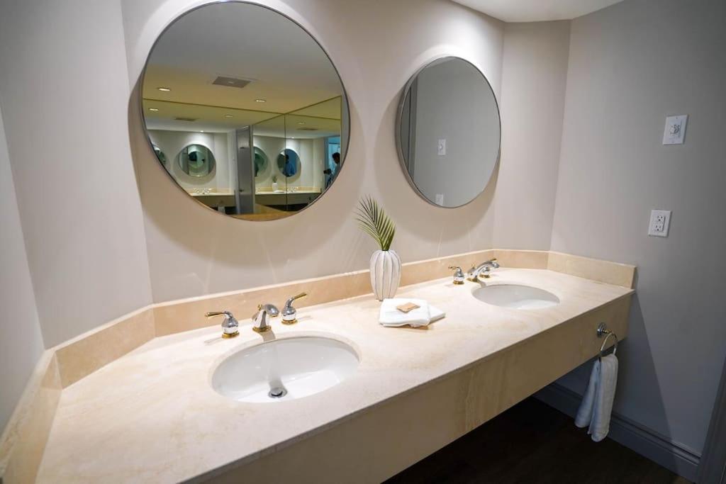 Fully Renovated At the Victoria-Carriage Hills