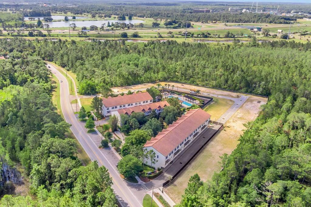 Hotel Vibrant 4br Family Townhome 1 Mile From Disney World And Disney Springs