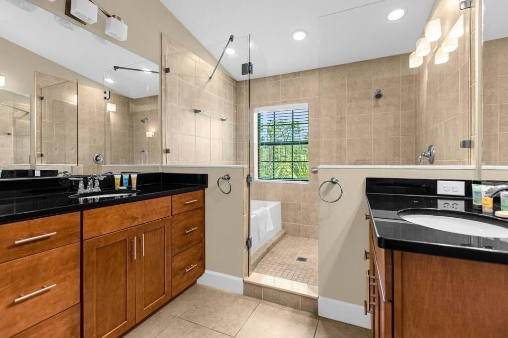 Stunning 4BR Family Townhome 5 min from Disney World