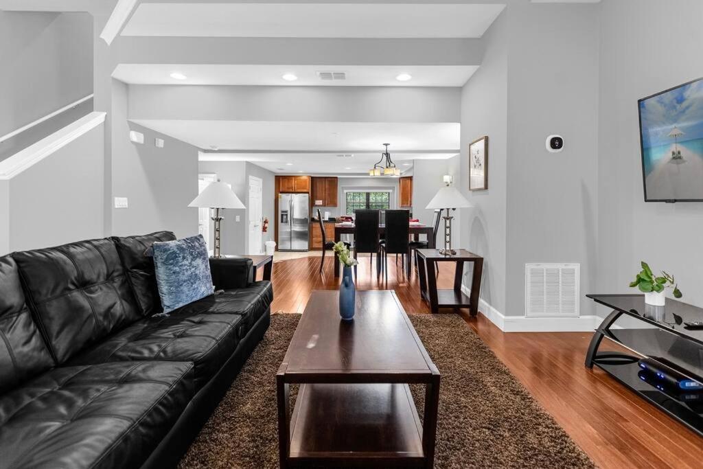Stunning 4BR Family Townhome 5 min from Disney World