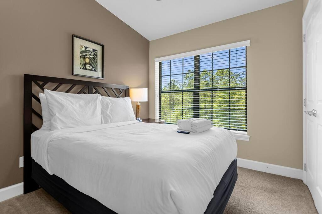 Stunning 4BR Family Townhome 5 min from Disney World