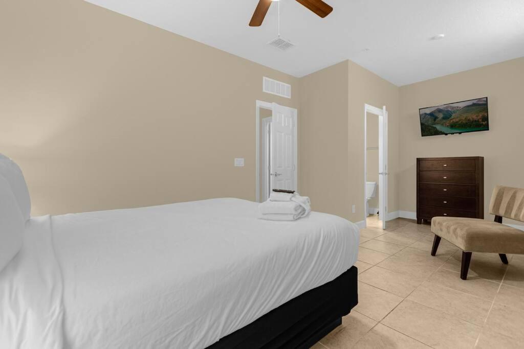 Stunning 4BR Family Townhome 5 min from Disney World