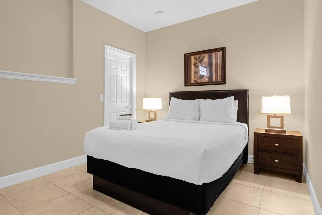 Stunning 4BR Family Townhome 5 min from Disney World