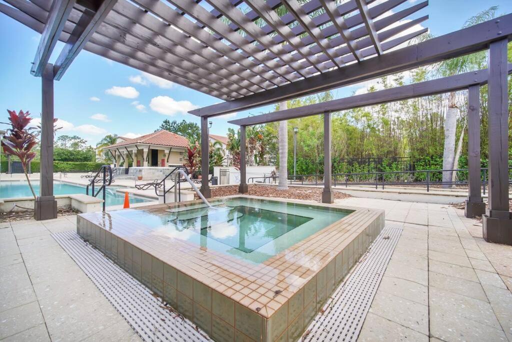 Stunning 4BR Family Townhome 5 min from Disney World