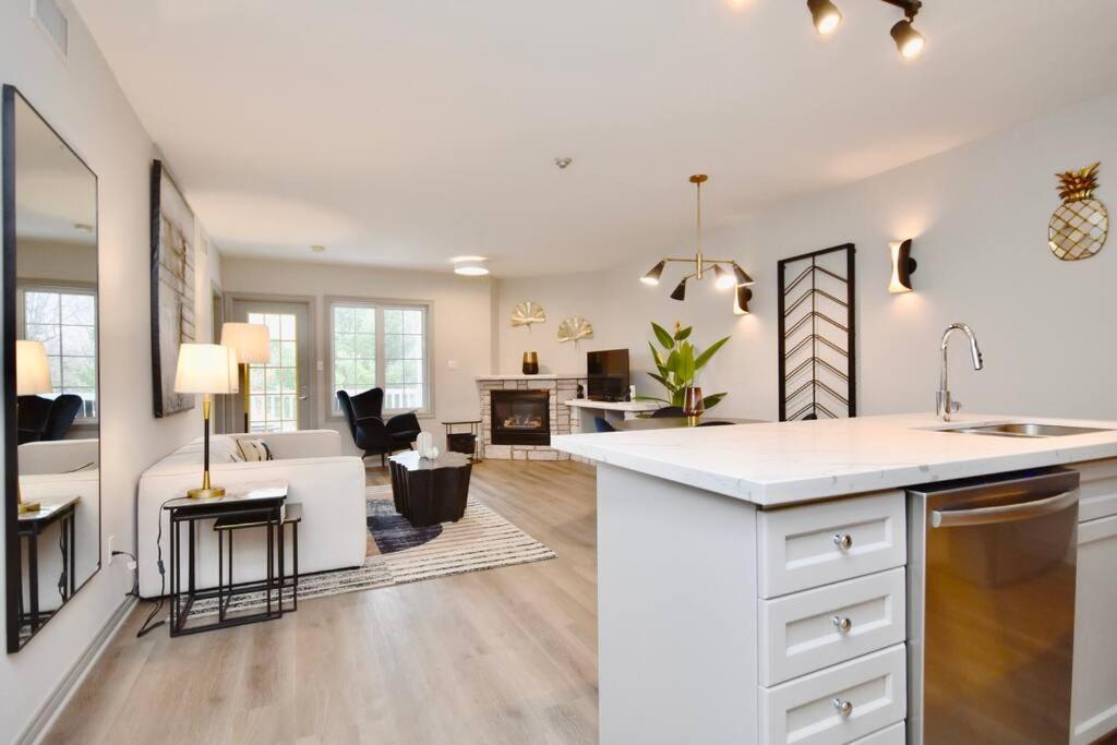 Luxury Suite, Jacuzzi, Full Kitchen, Heated Pool