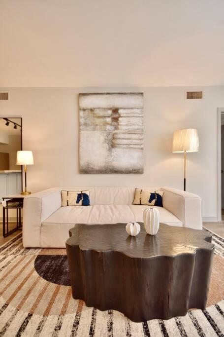 Luxury Suite, Jacuzzi, Full Kitchen, Heated Pool