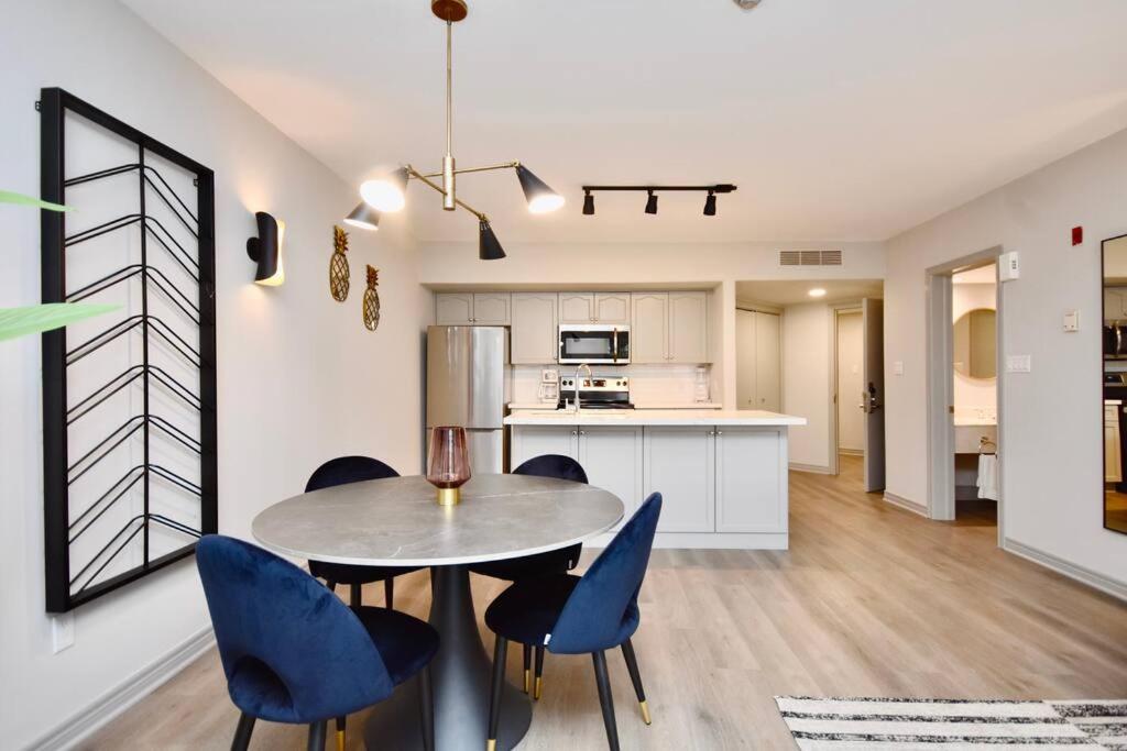 Luxury Suite, Jacuzzi, Full Kitchen, Heated Pool