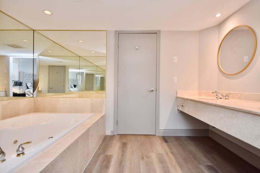 Luxury Suite, Jacuzzi, Full Kitchen, Heated Pool