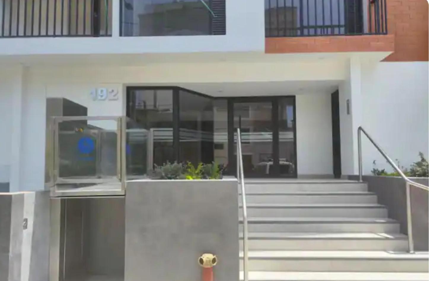 Elegante, Departamento Privado con cochera