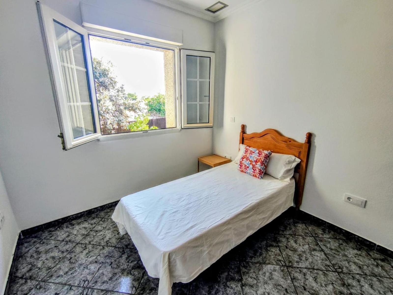 Preciosa villa para grupos grandes con piscina y BBQ
