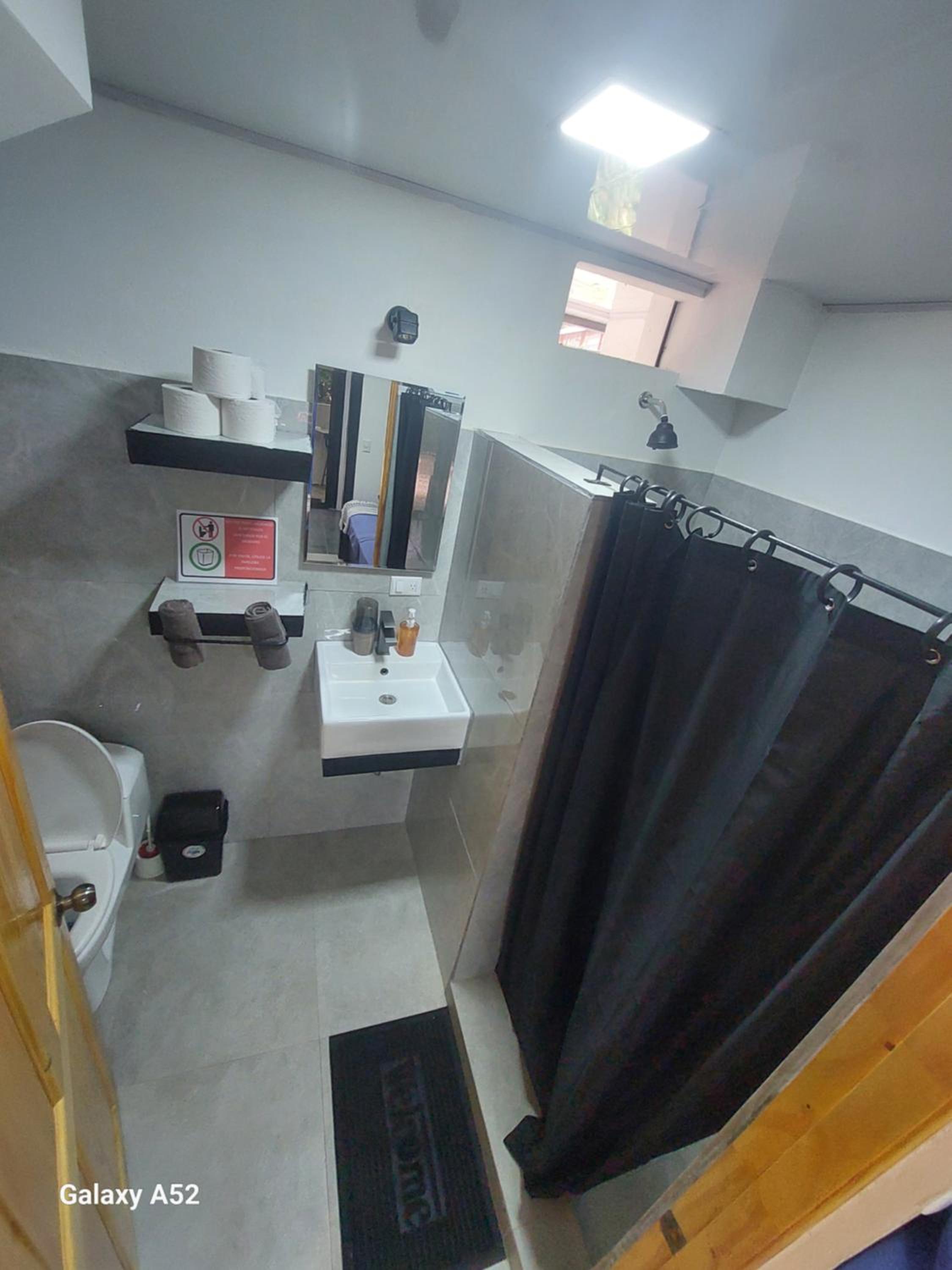 Villa Toronto-Jungle AC Suite for 3-Kitchen-Walk to Playa Chiquita