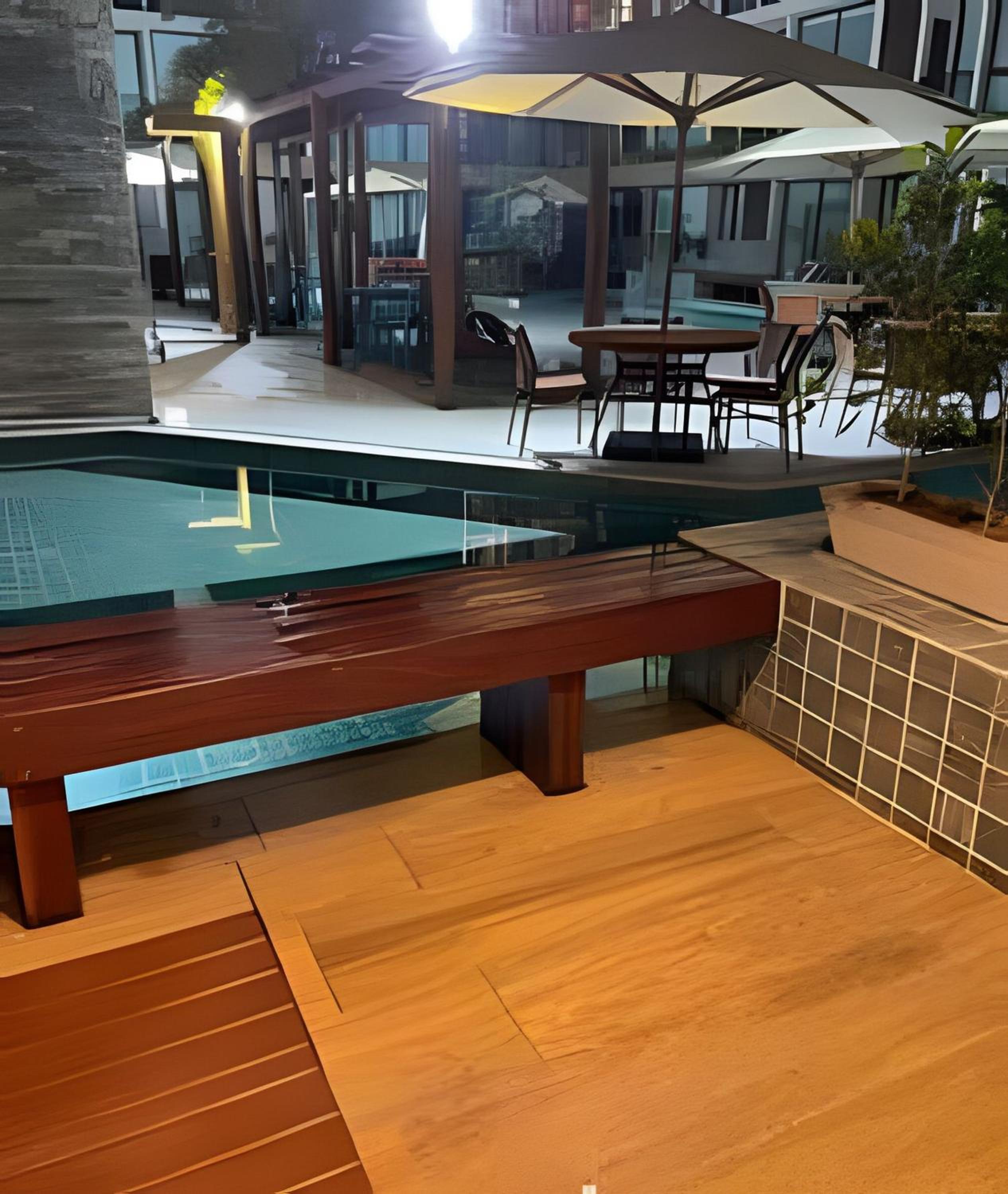 Flat térreo com piscina privativa