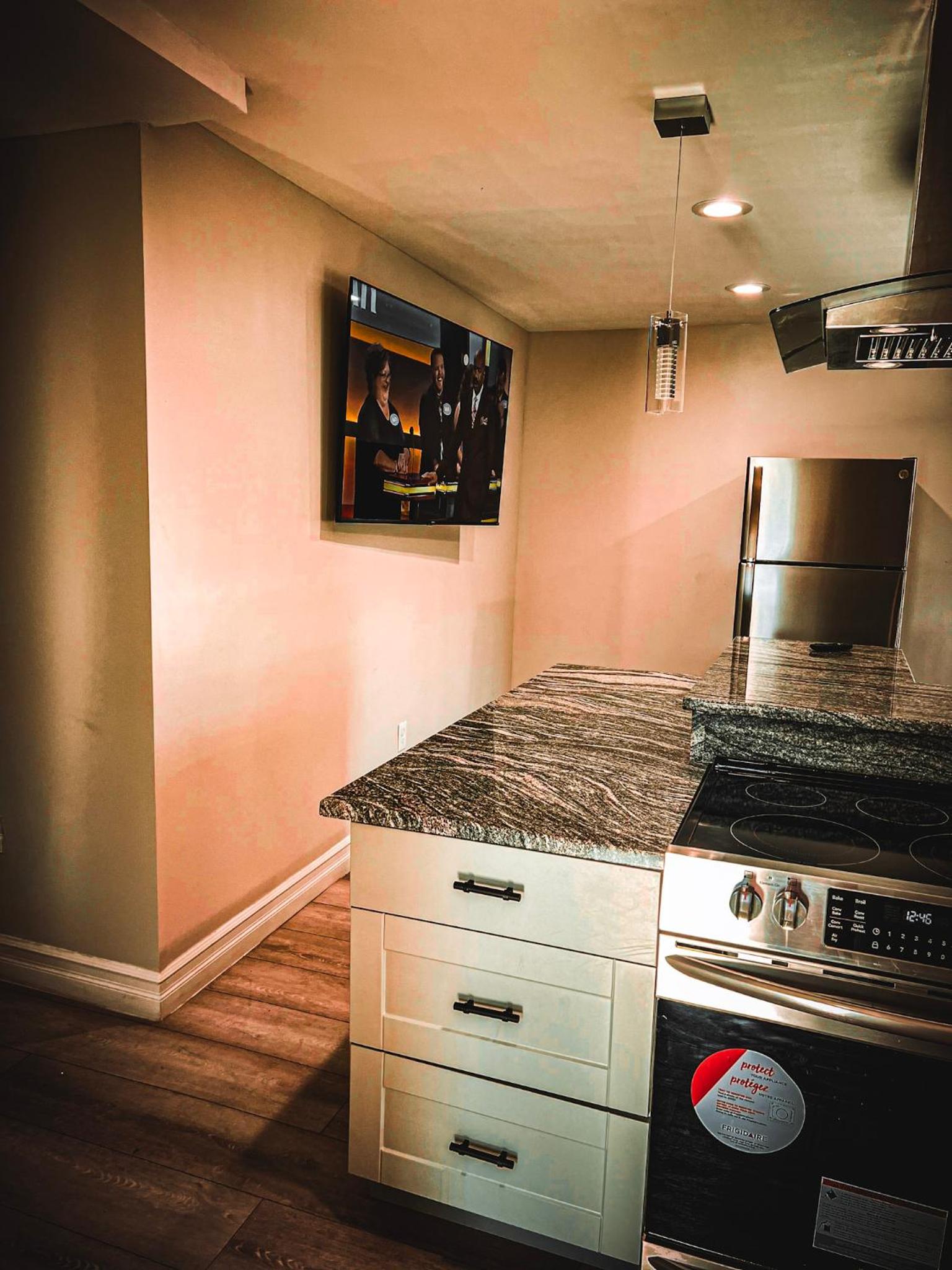 Luxurious room in Fall River Stay view 2