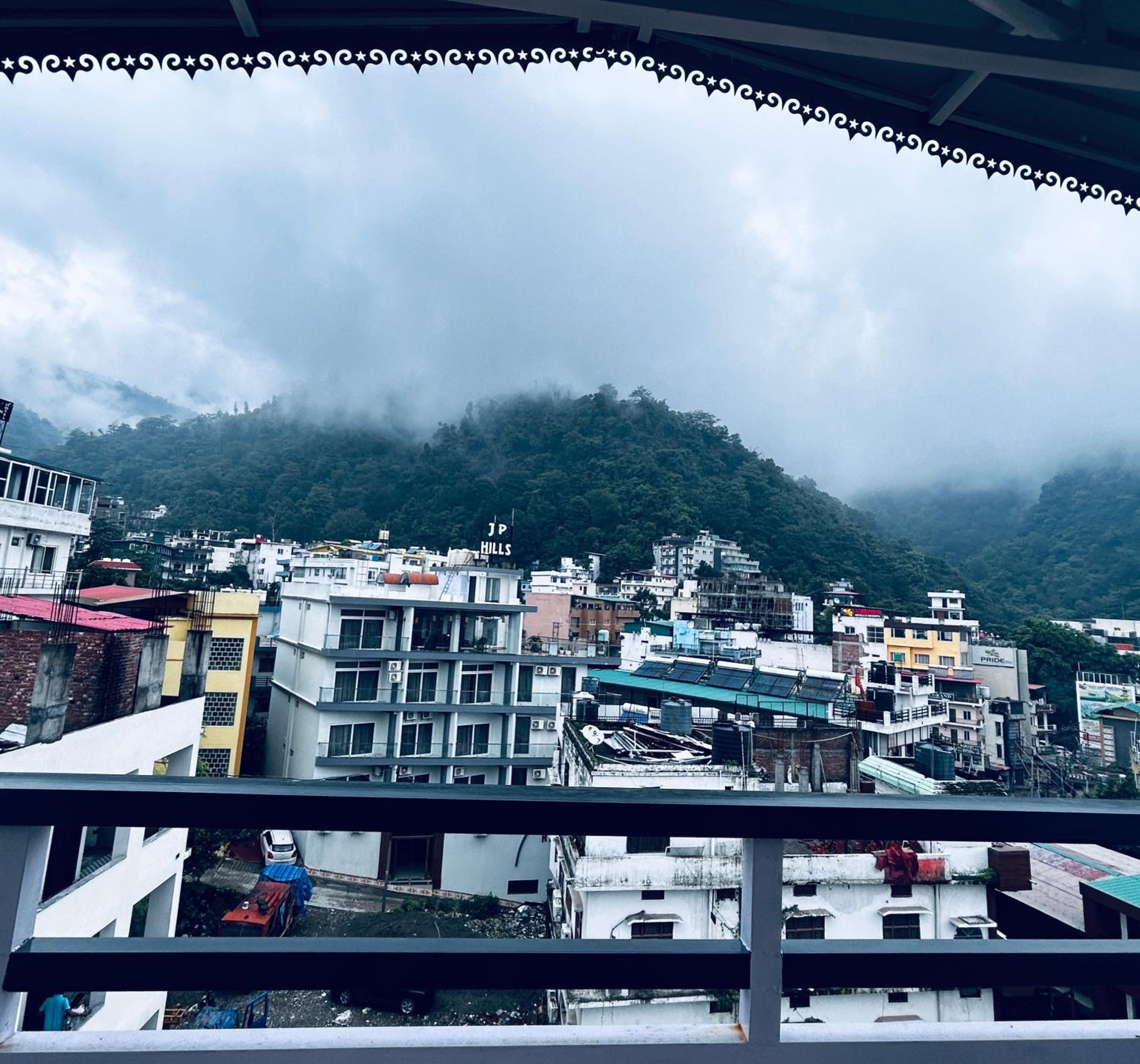 Hotstel Rishikesh,Tapovan view 2