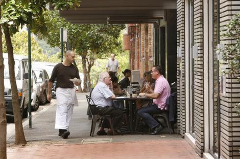 Elizabeth Bay Apmnt - Water Views & Free Parking