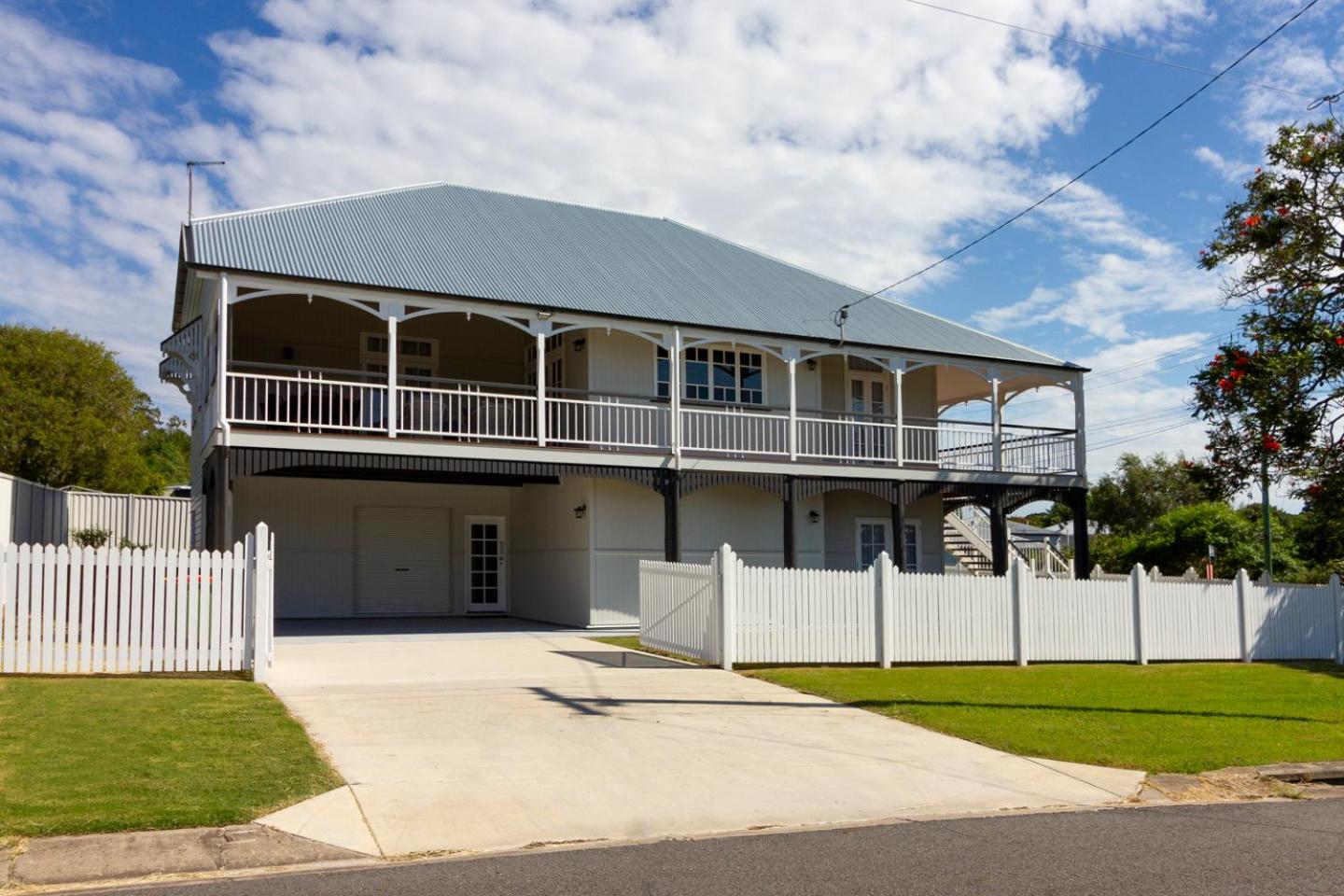 Luxury Grand Escapes Queenslander in Ipswich