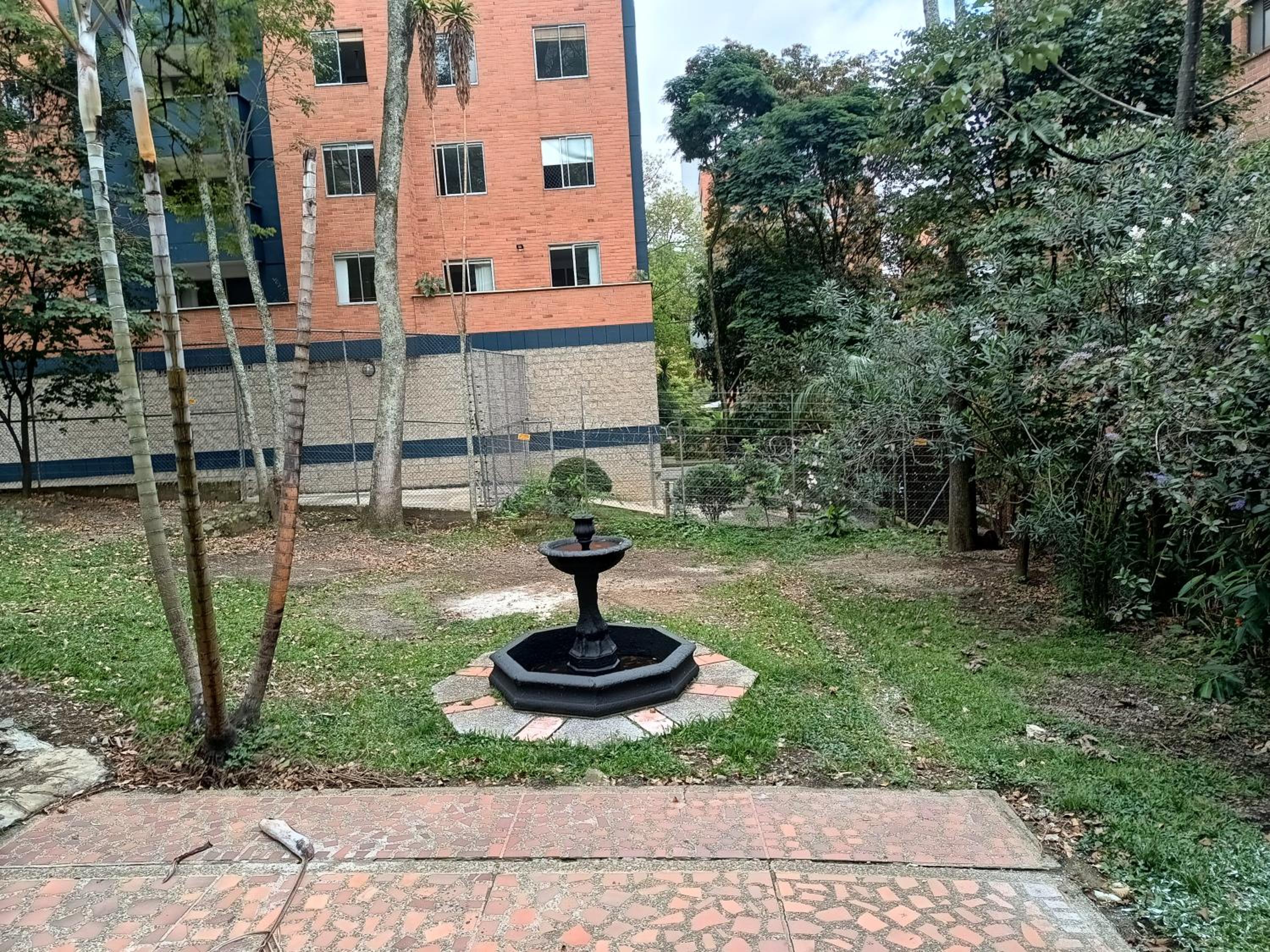 El Poblado Casa completa 4 habitaciones para grupos de 4 a 9 personas A mayor grupo menor costo por persona