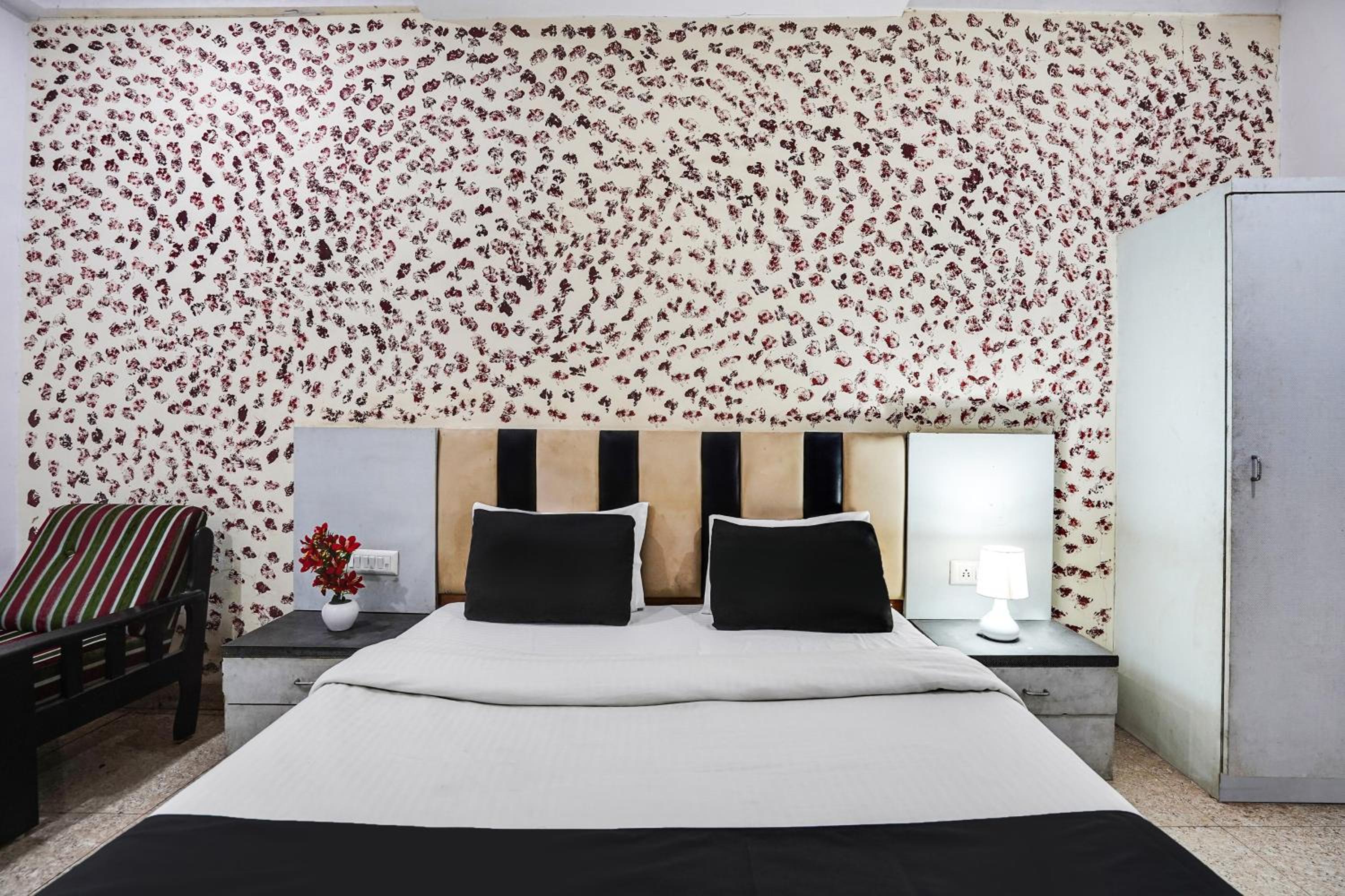Hotel O Crystal
