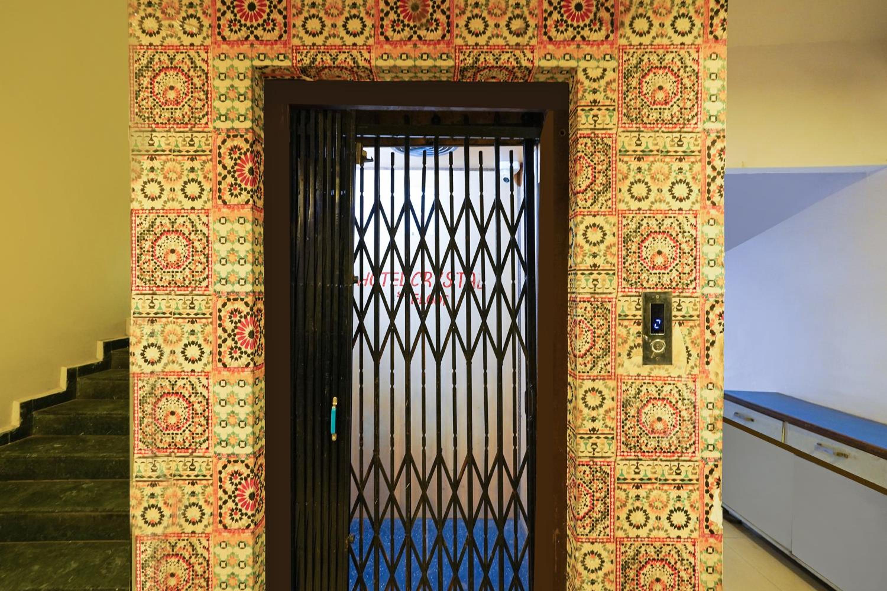 Hotel O Crystal