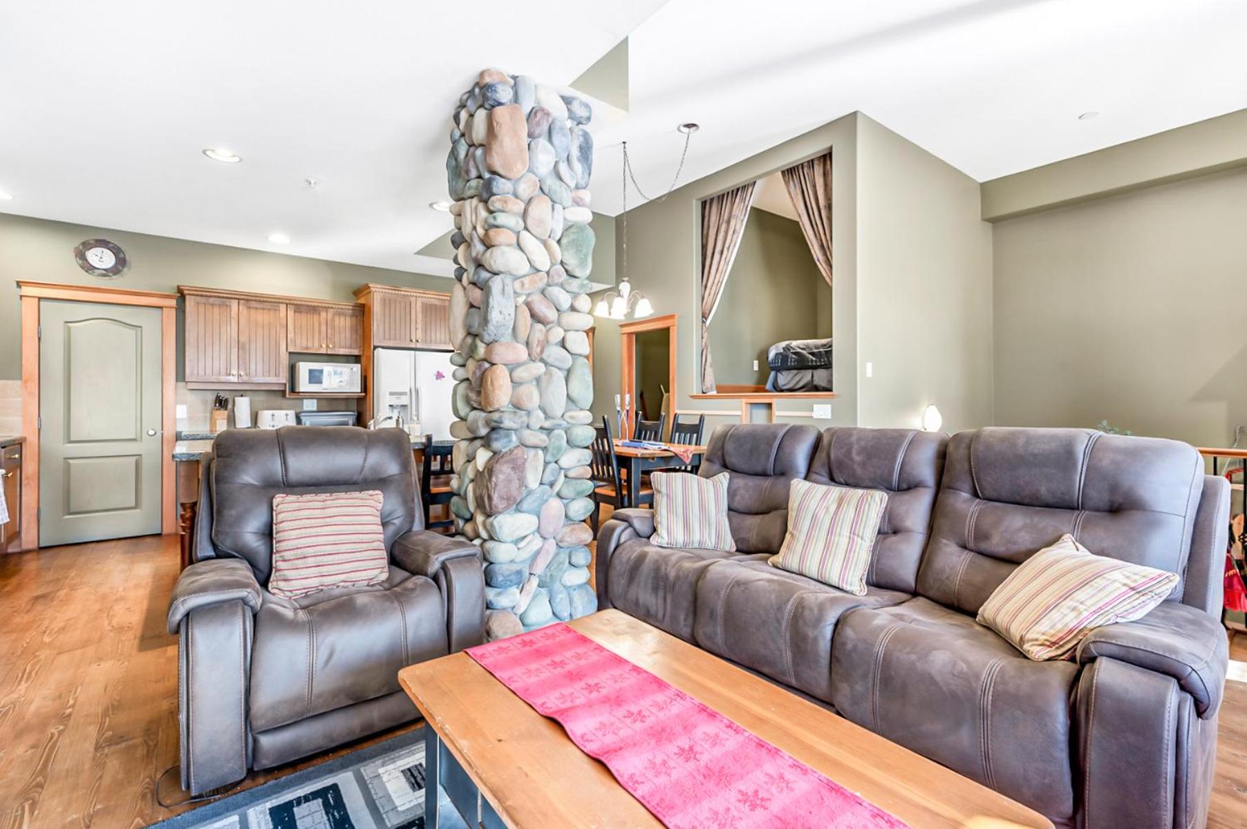 Treetops Ski Luxury Townhouse