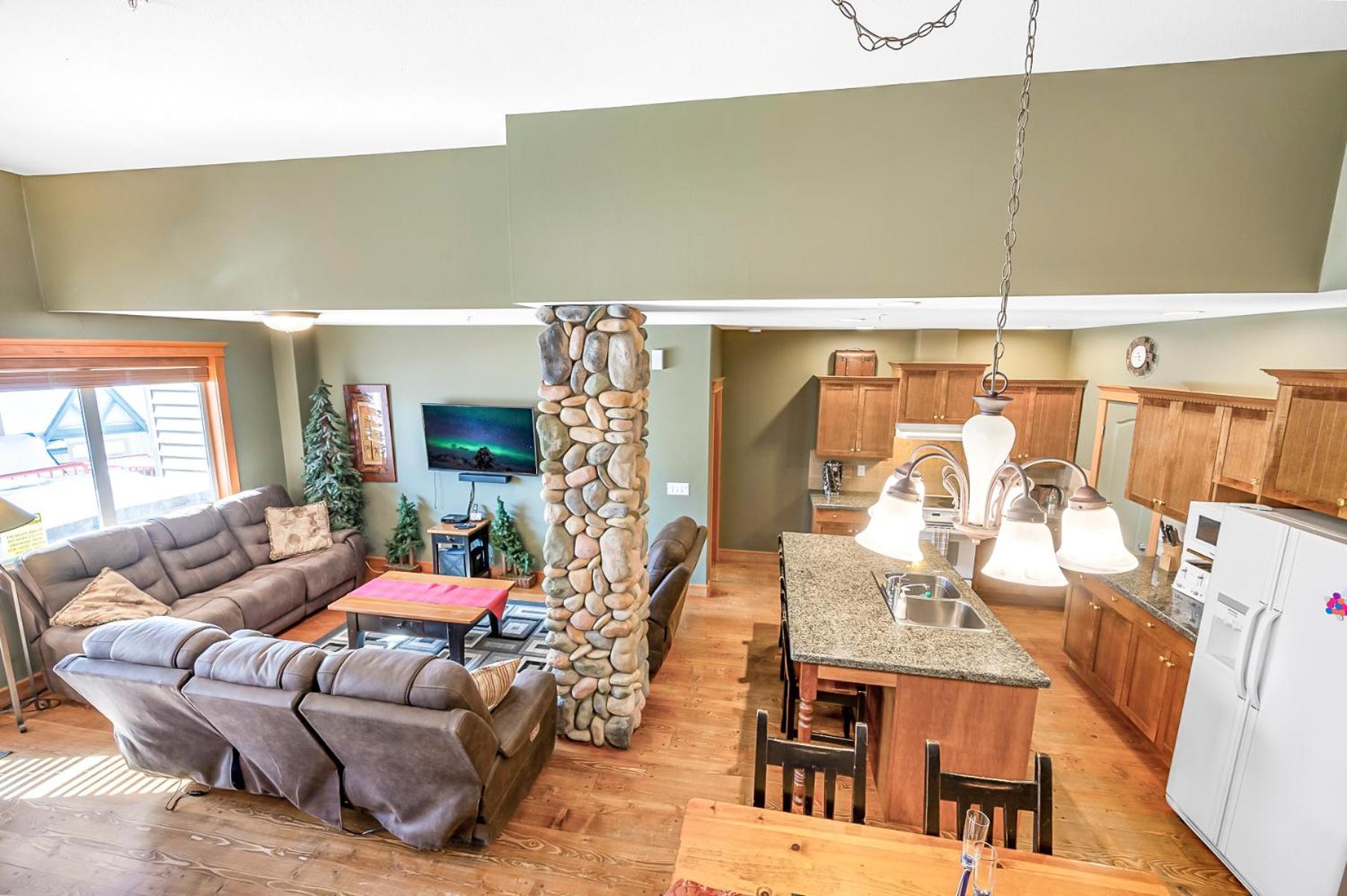 Treetops Ski Luxury Townhouse