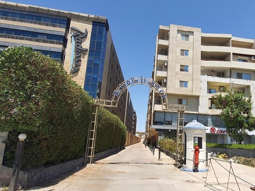 A stylish cozy apartment close to Cairo airport.