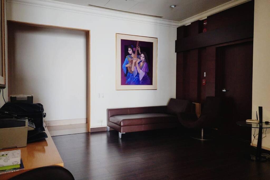 449m2 Airlangga Ritz-Carlton Apt view 4