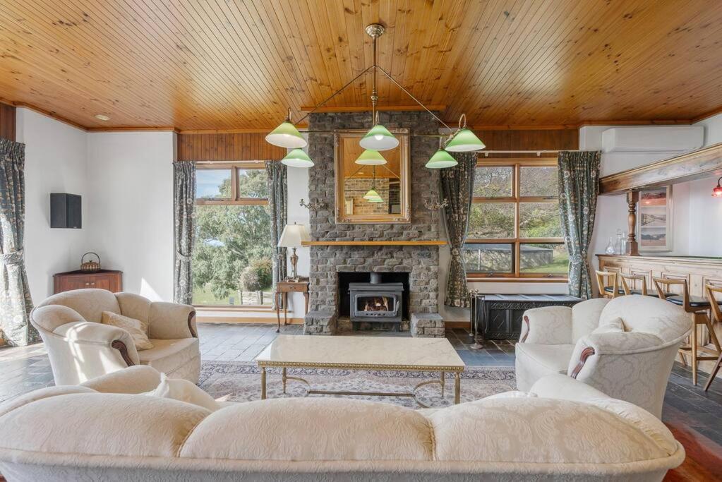 Rustic Cottage