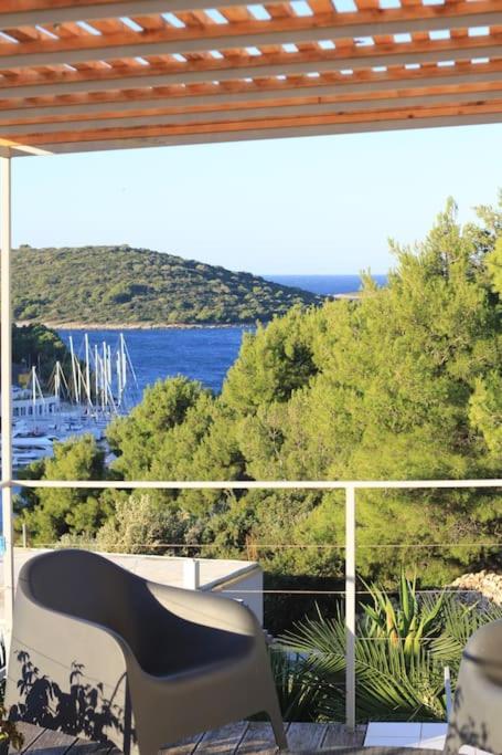 Villa V view 4