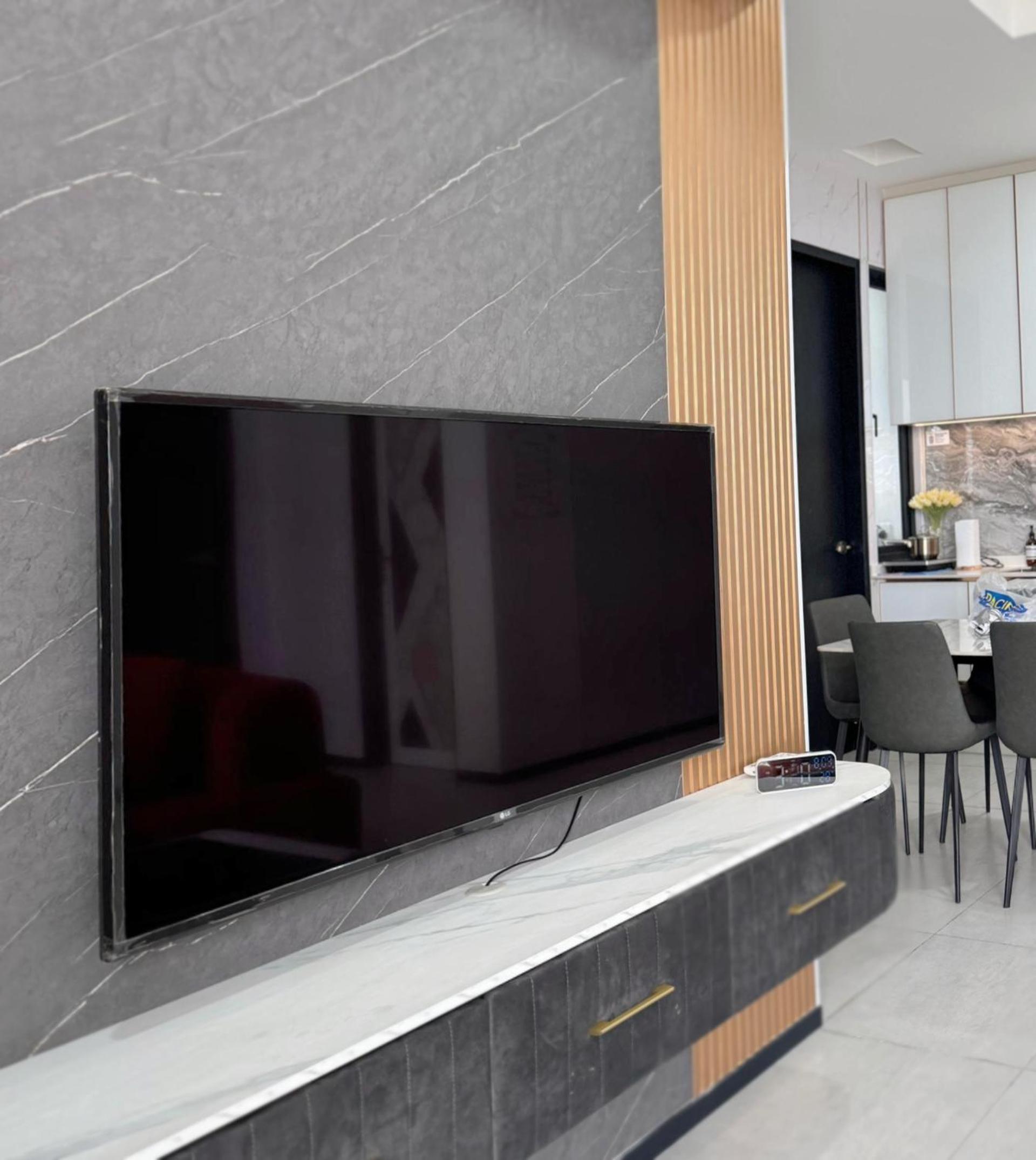 Urban Suites TWO Or THREE Bedroom Georgetown by ANC