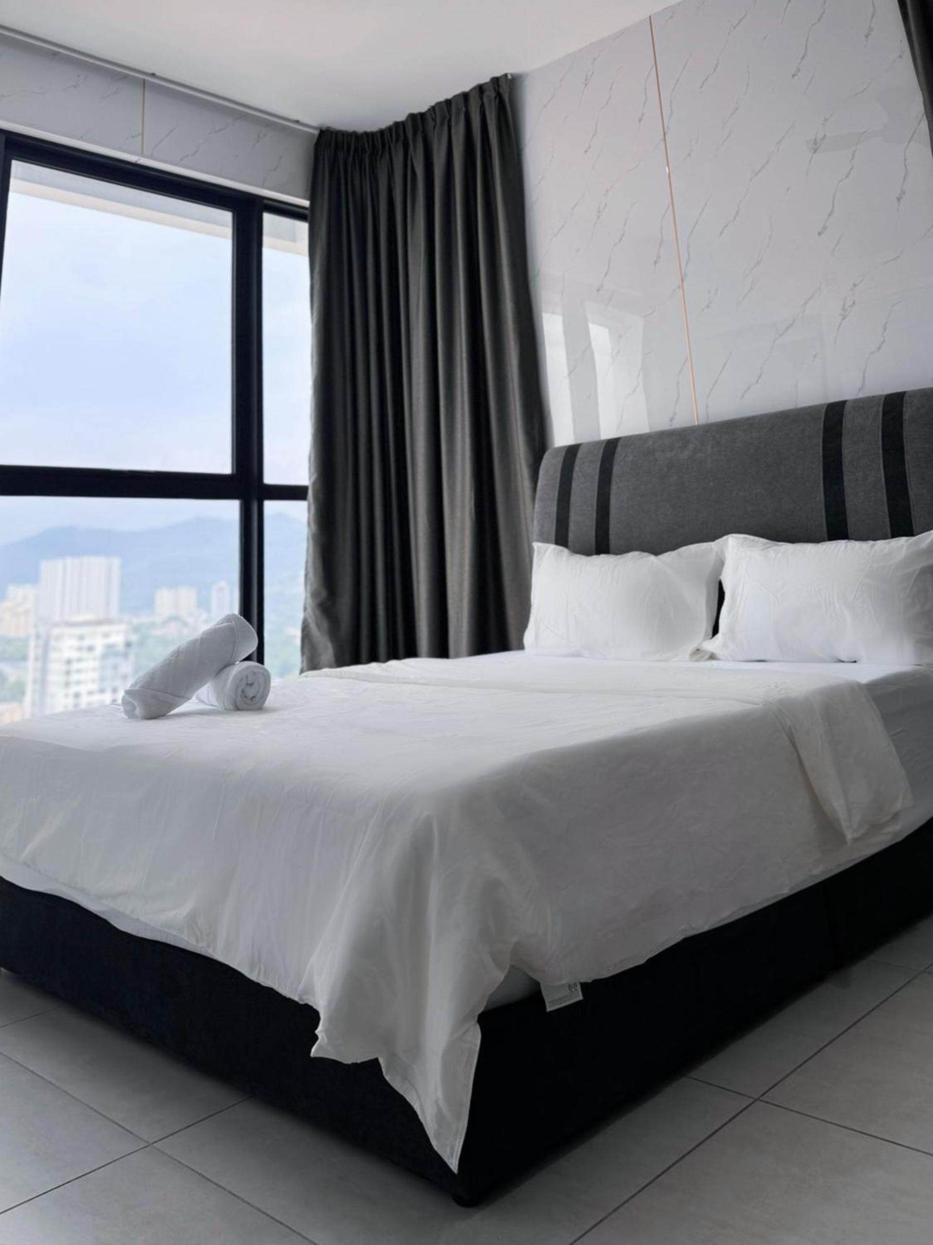 Urban Suites TWO Or THREE Bedroom Georgetown by ANC