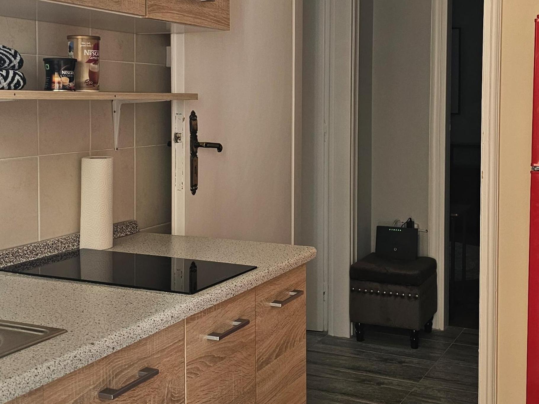 Cozy and quiet apartment , convenient location in Athens