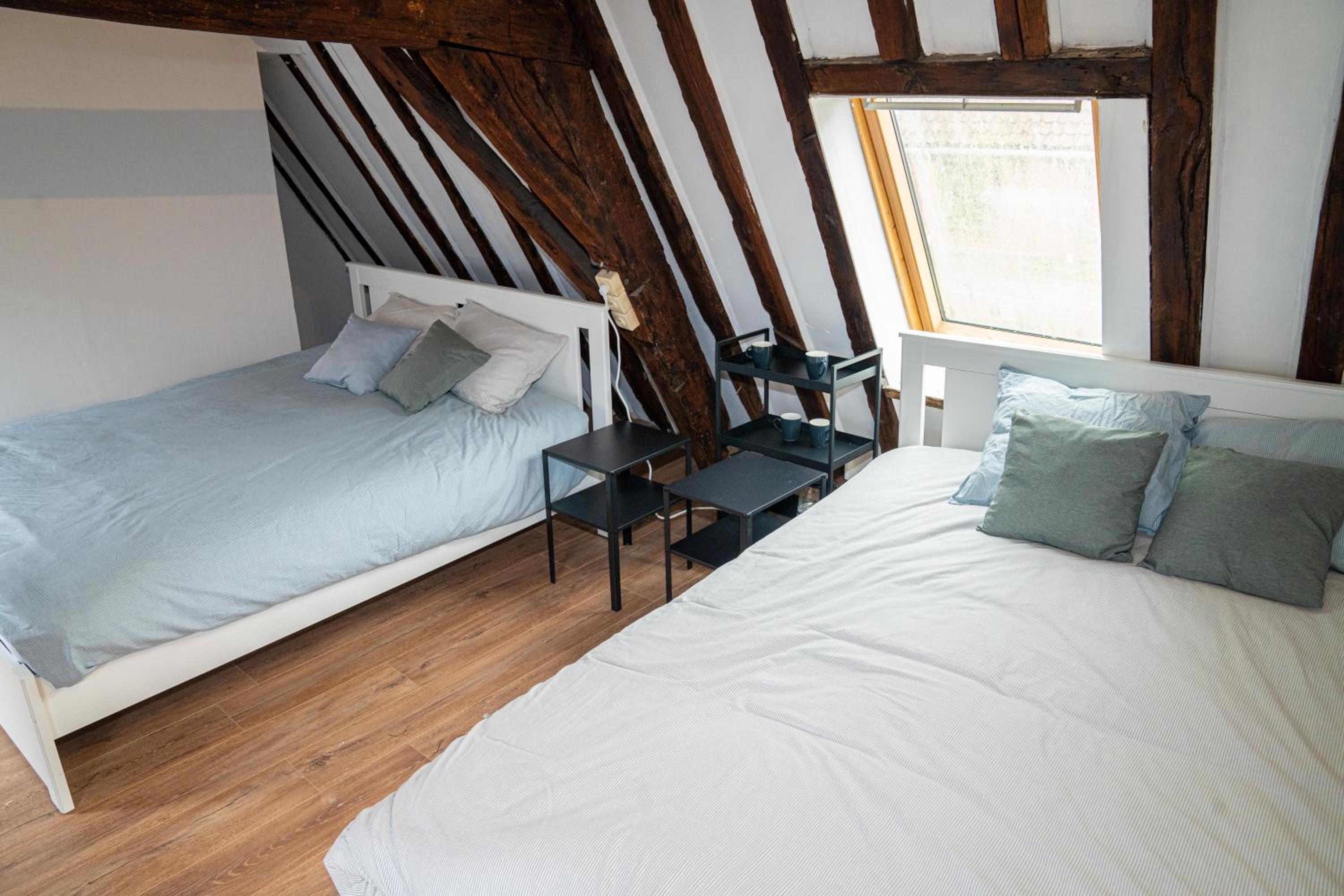 Stylish Canal-Side 2BR-1LR Apt, at Center of Gent