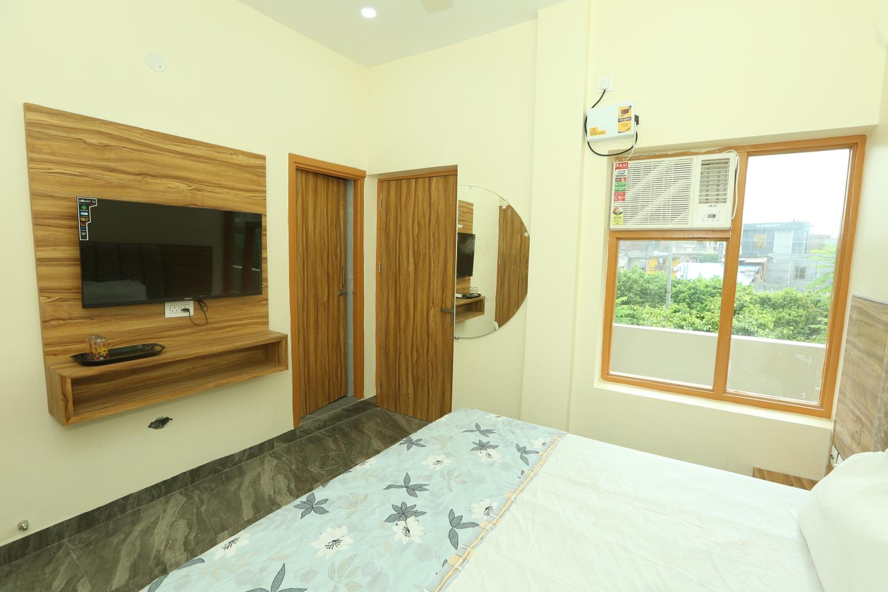 Hotel Leo Inn