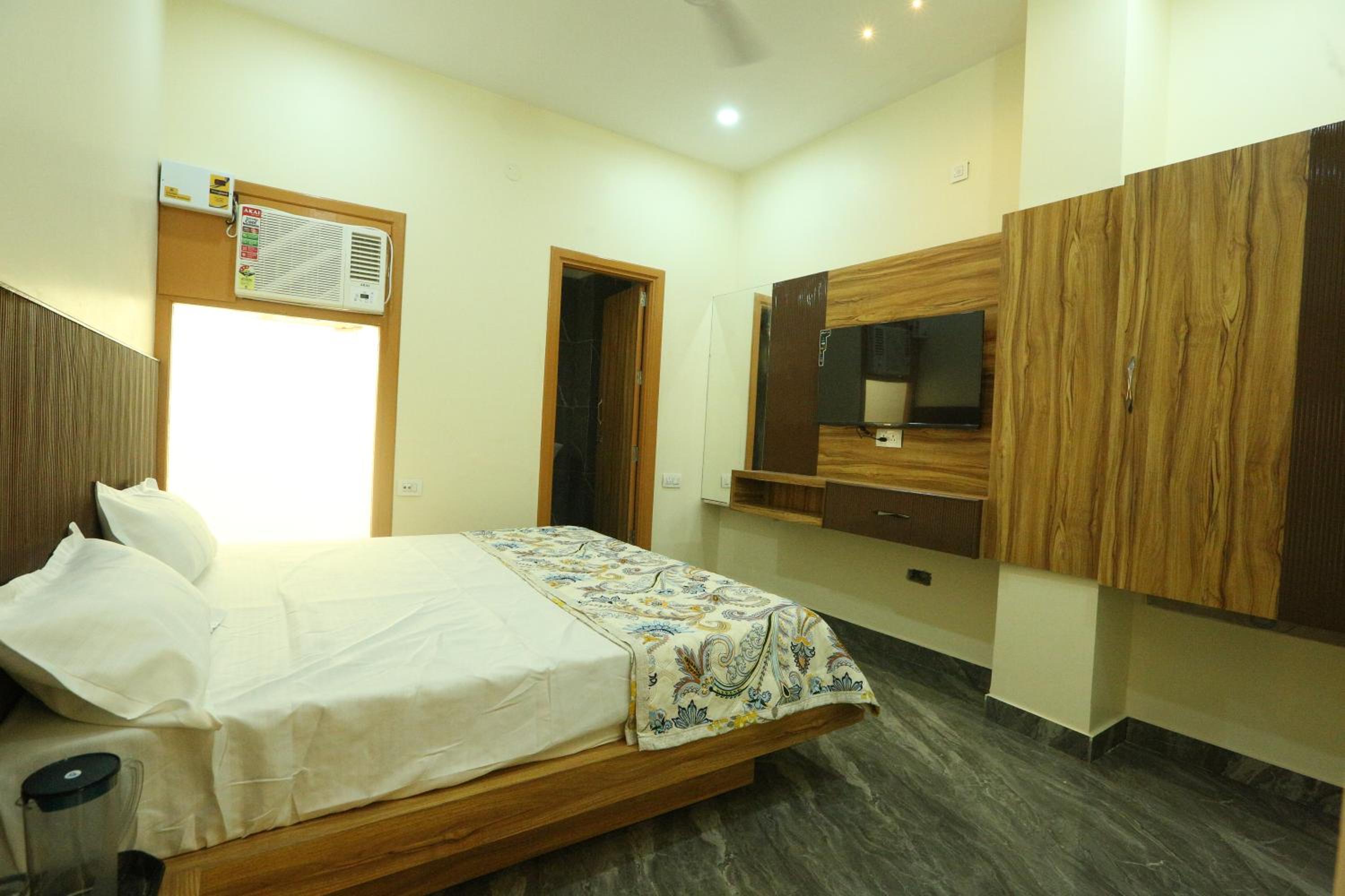 Hotel Leo Inn