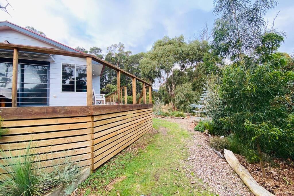 Fully fenced, wrap around decks, water on 3 sides