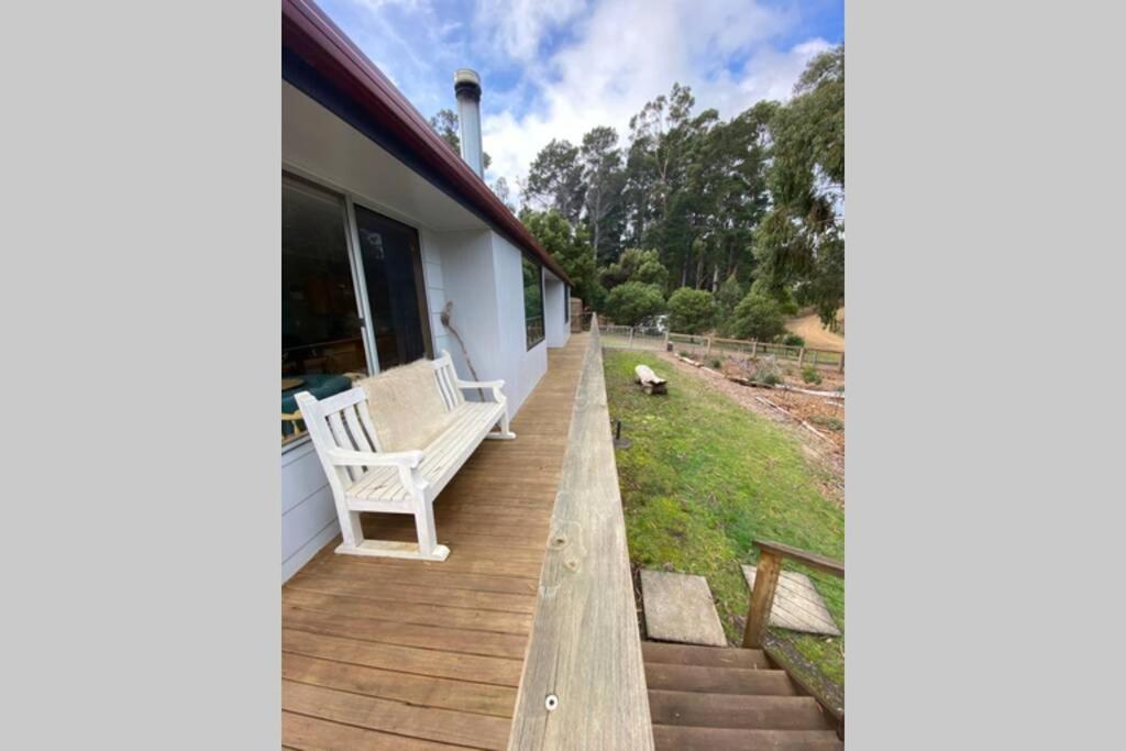 Fully fenced, wrap around decks, water on 3 sides