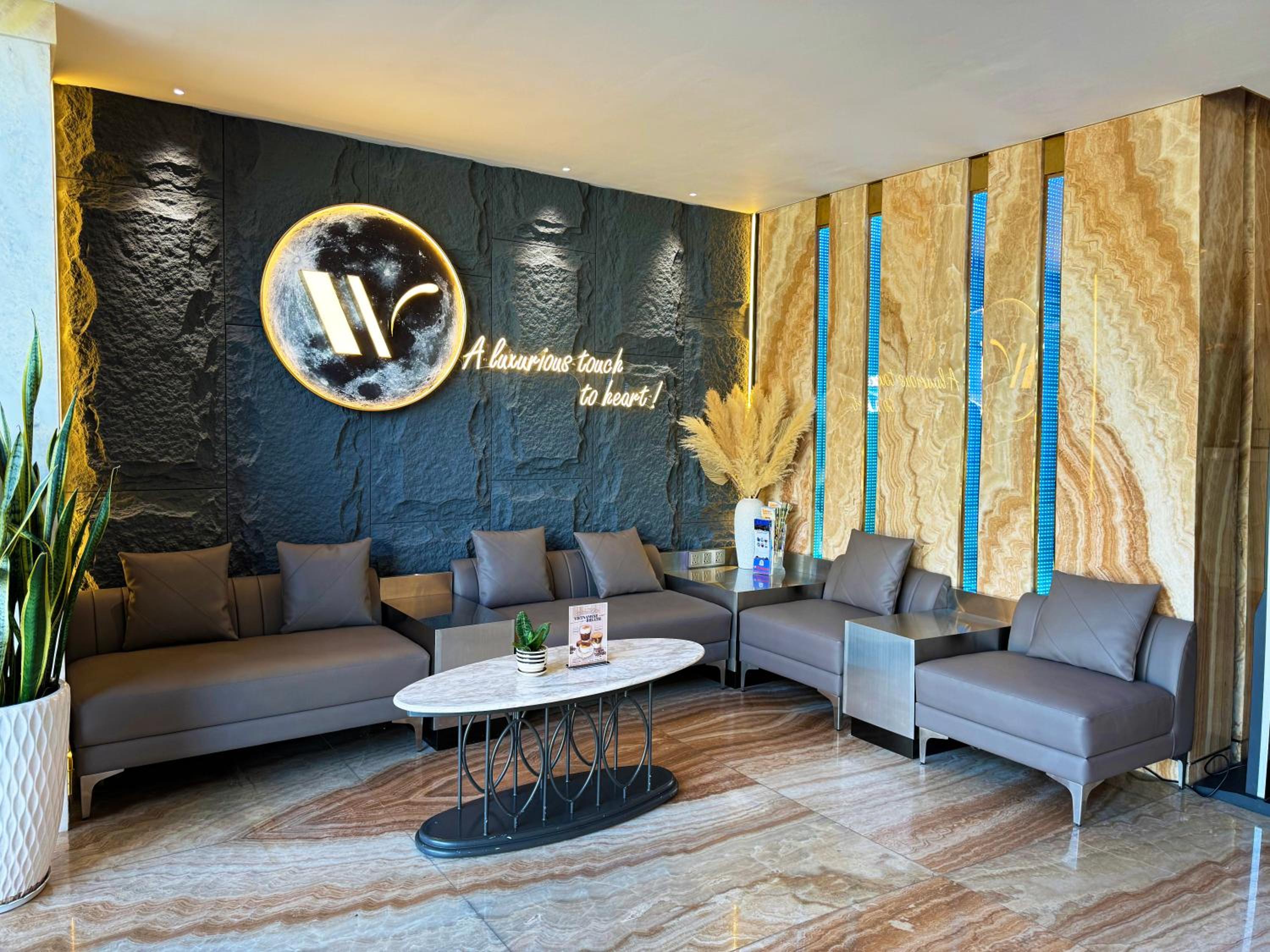 Winsuites Sai Gon Hotel 34