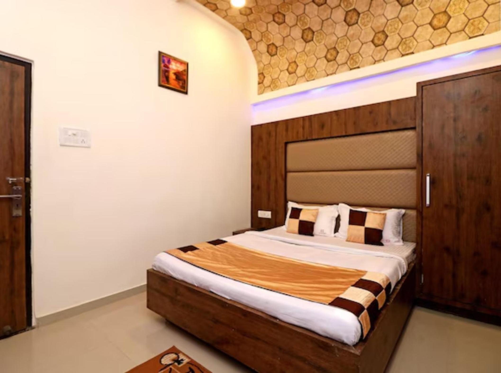 Hotel Gagan view 4